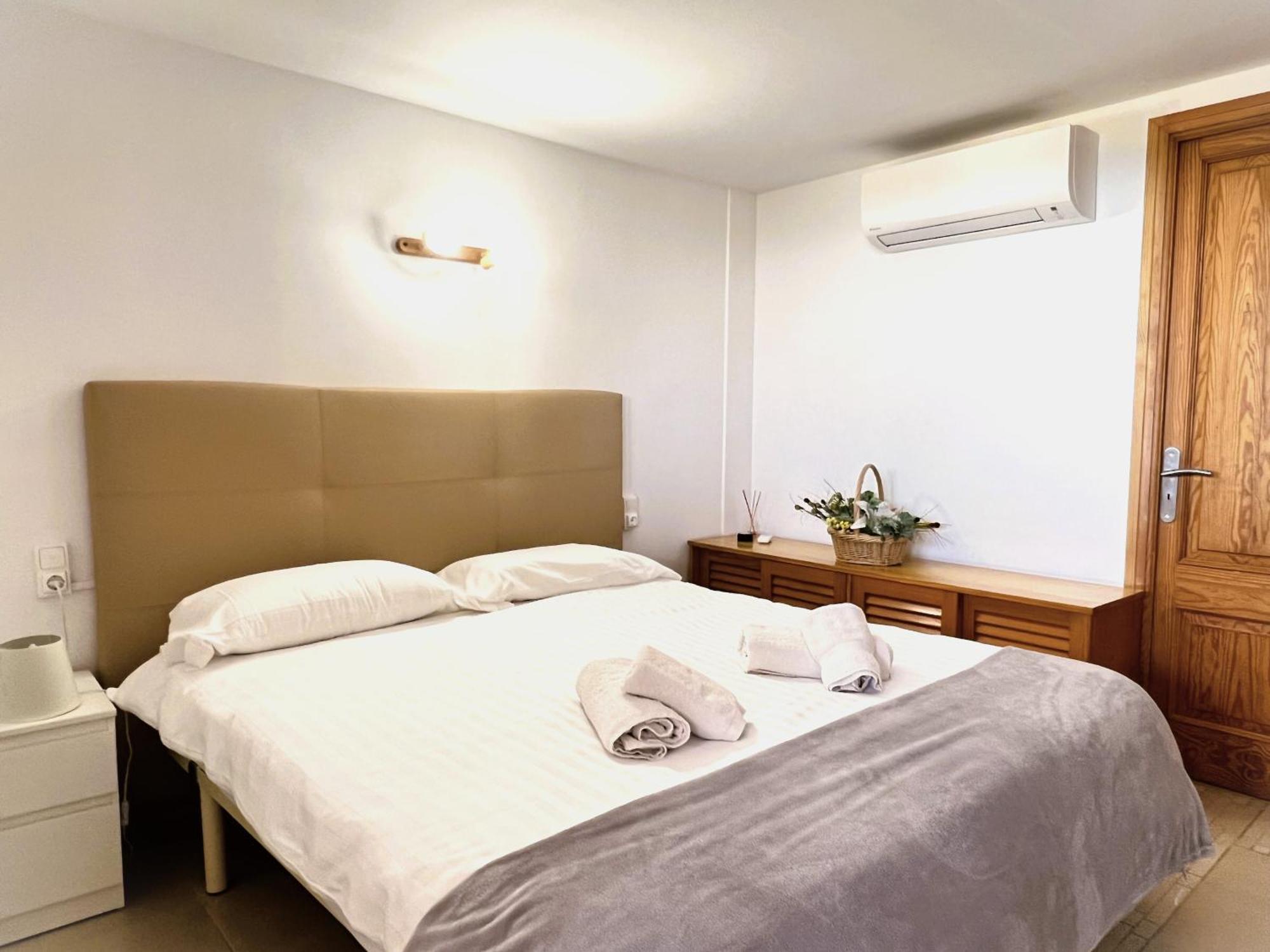 Apartamento Playa De Los Pinos Alcudia  Exterior photo